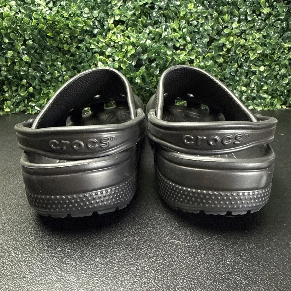 CROCS excellent like
